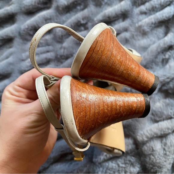 FERRAGAMO SLINGBACK PUMPS - Picture 5 of 10